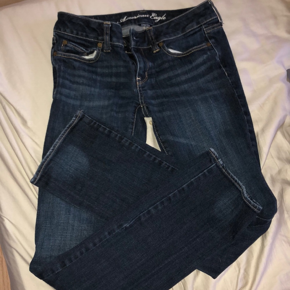 Regular blue jeans